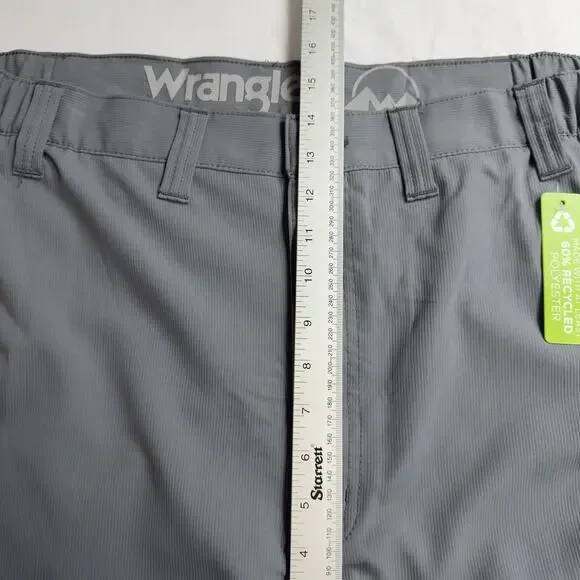 Wrangler Outdoor Field Utility Shorts Mens 44 Relaxed Fit Cargo Zip Pockets Gray - Picture 5 of 12